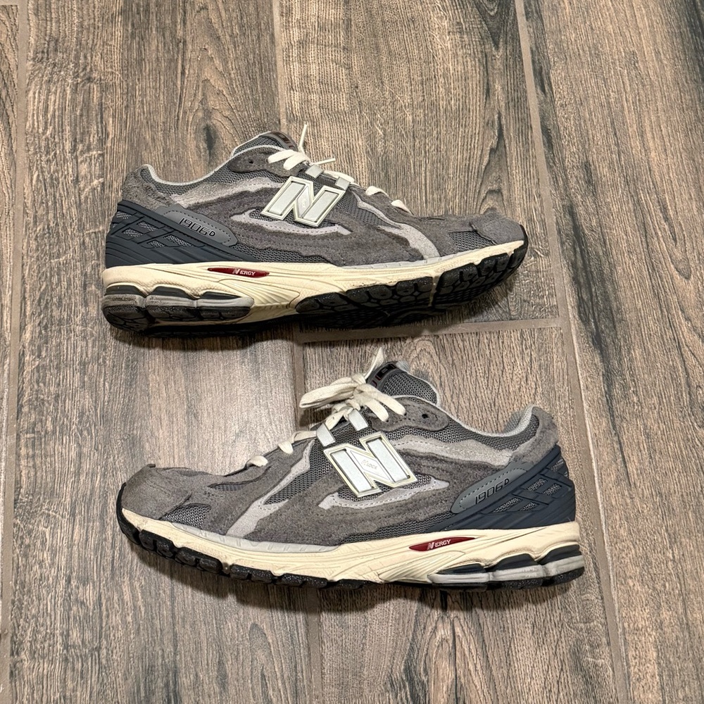 New Balance Men's Gray Sneakers